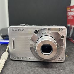 Sony Cybershot DSC-W70 7.2MP Digital Camera Silver