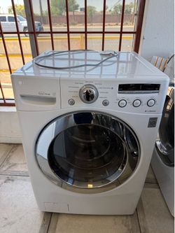 Lg front load washer and gas dryer set in great condition