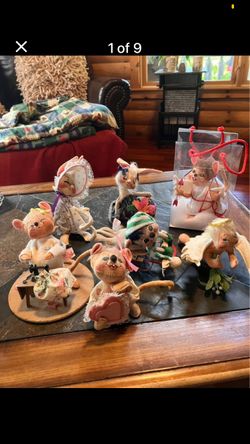 7 Vintage Annalee Doll Collection