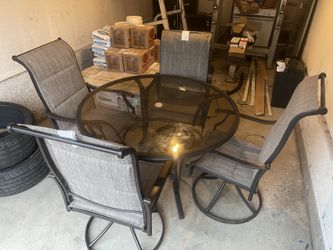 Brand New 5 Piece Patio Set