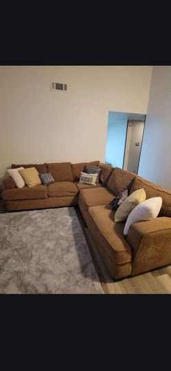 Sectional  .. Couch  .. Sofa