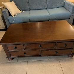  Cocktail Table With Alot Of Drawers