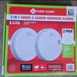 First Alert 2 In 1 Smoke And Carbon Alarms 10yr Battery 2 Pack PRICE IS FIRM 