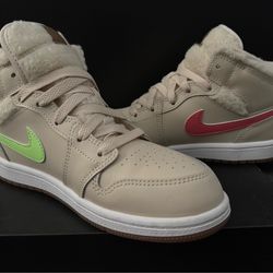 Jordan 1 mid UTL