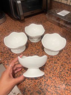 Set of 4 White Pedestal Dessert Bowls / Ice Cream Cups