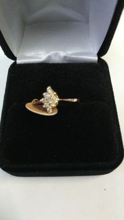 Ladys 1/4 ct Diamond ring 14 k
