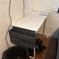 Desk & Monitor 