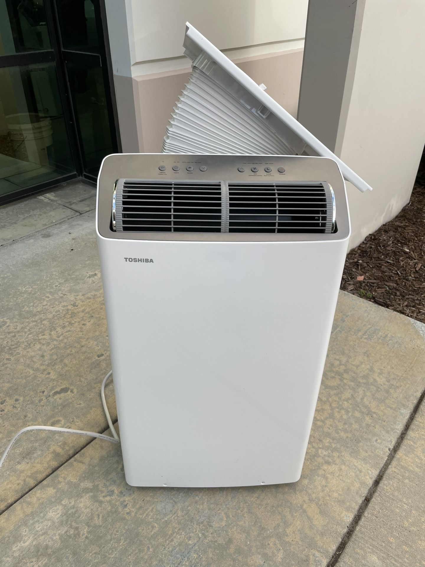 Toshiba Portable AC Unit / Air Conditioner 