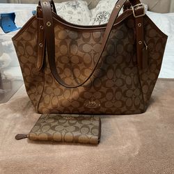 Coach purse and matching wallet