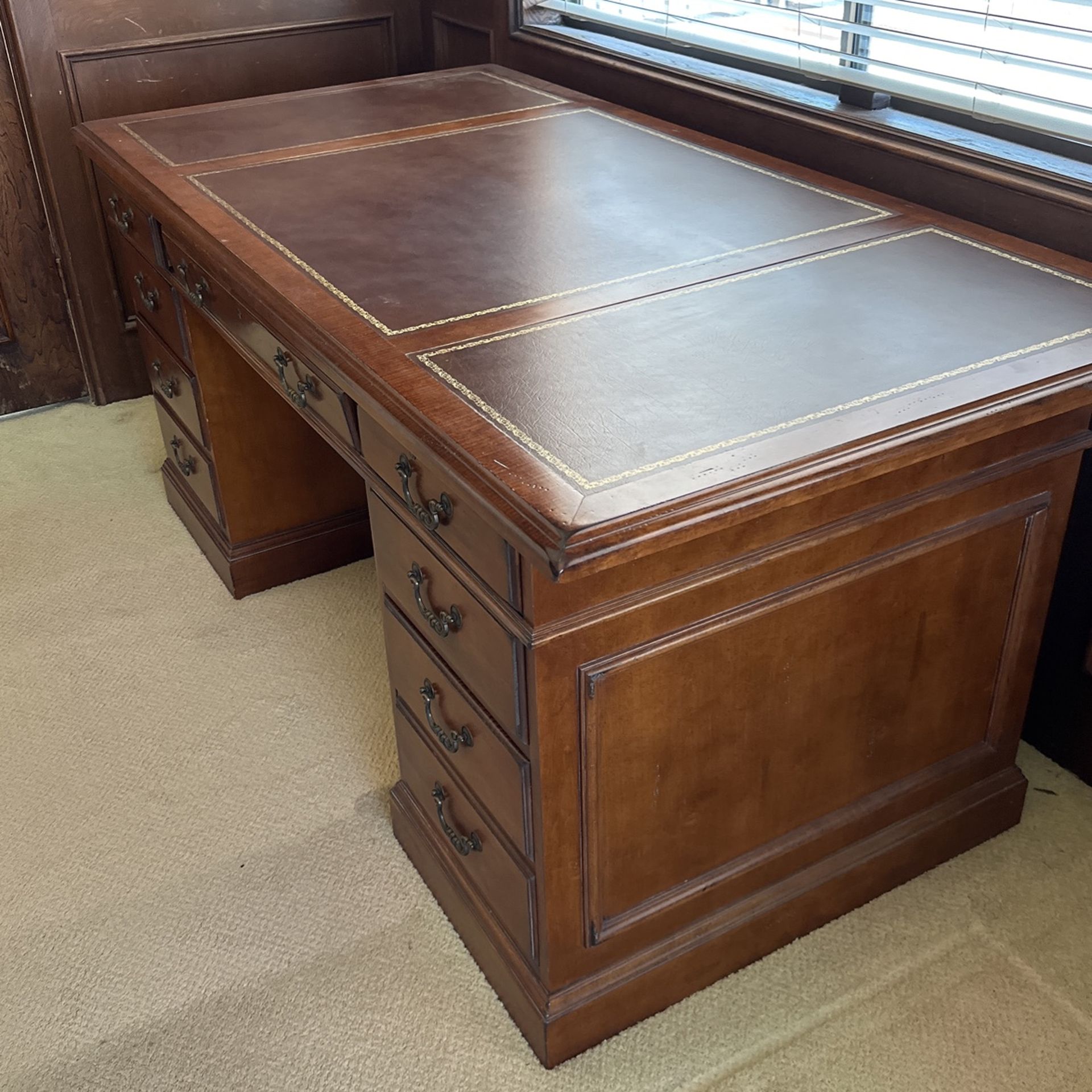 Large Luxury Office Desks Encino for Sale in Los Angeles, CA OfferUp