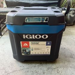 Igloo Cooler With Wheels 