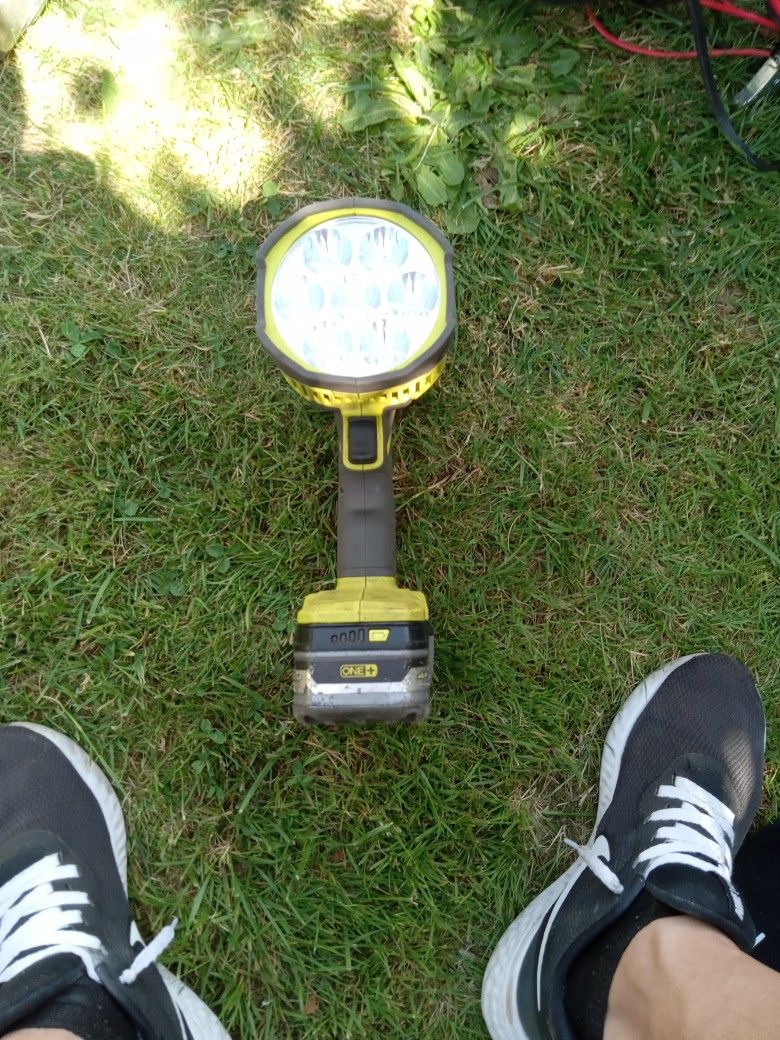 RYOBI ONE + FLOOD LIGHT