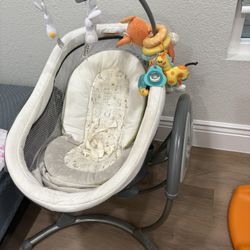 Graco bassinet $25