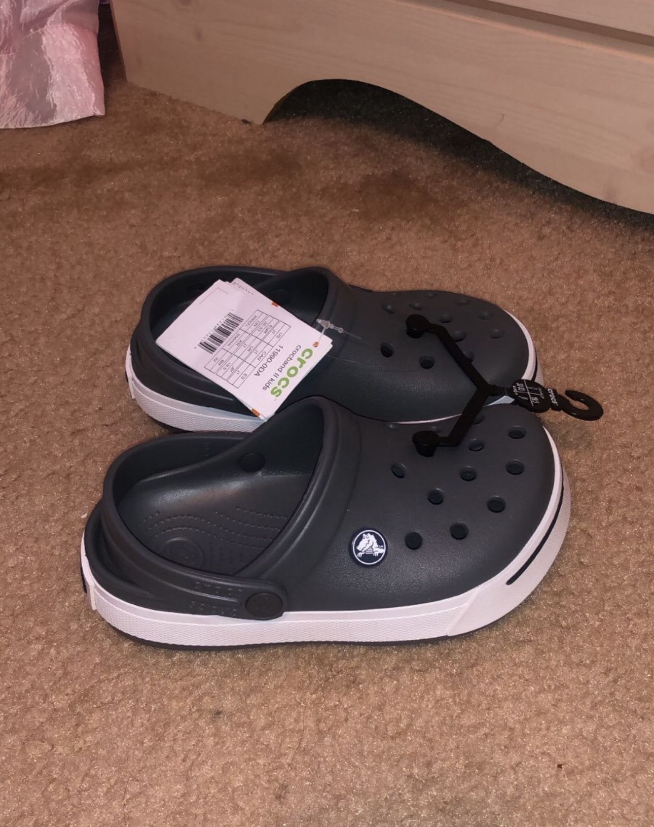 NWT! Crocs Grey Juniors 1