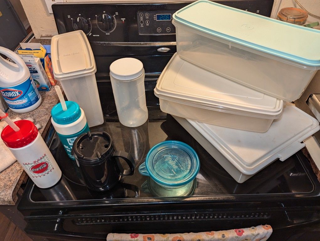 Plastic HomeGoods/Containers (Read Description)