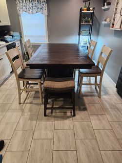 Dining Room / kitchen Set - Distressed Vintage Look