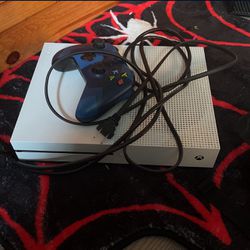 Xbox 1s With Controller And Cords 