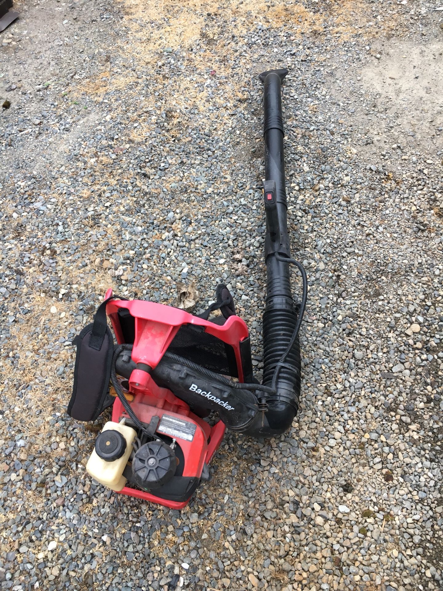 Homelite backpack leaf blower 26bp (gas) 180mph for Sale in WA