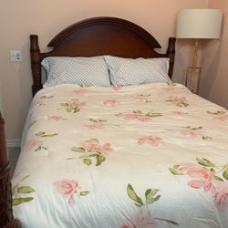 Posted Queen Bed From Bombay Company With Dresser 