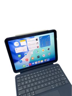 Apple iPad Air 5th Gen 64GB With Keyboard and Pencil