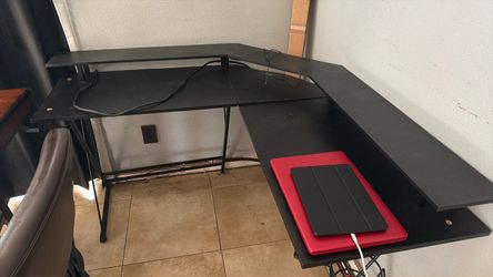 Gamer desk