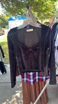 Hollister Black Velvet Bow Crop Top Size S