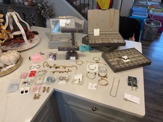 Massive jewelry preview DM me if your interested in something