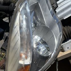 Headlights 2010 Chevrolet Equinox
