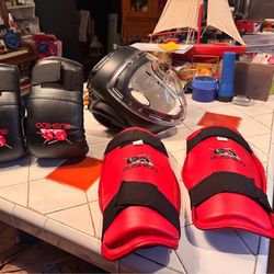 Bushido Sparring Helmet, Gloves, Shin Guards - Medium