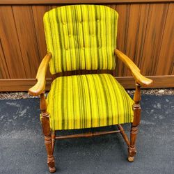Vintage Mid Century Modern Arm Chair!