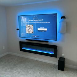 TV MOUNT ON THE WALL