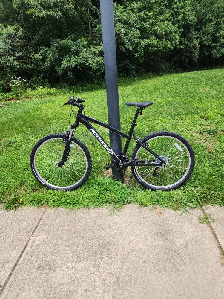 Rockrider St50 Black And White for Sale in Bear DE OfferUp