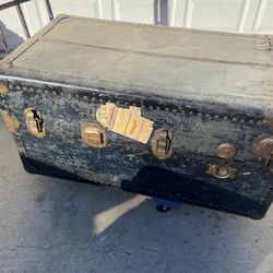 antique trunk 