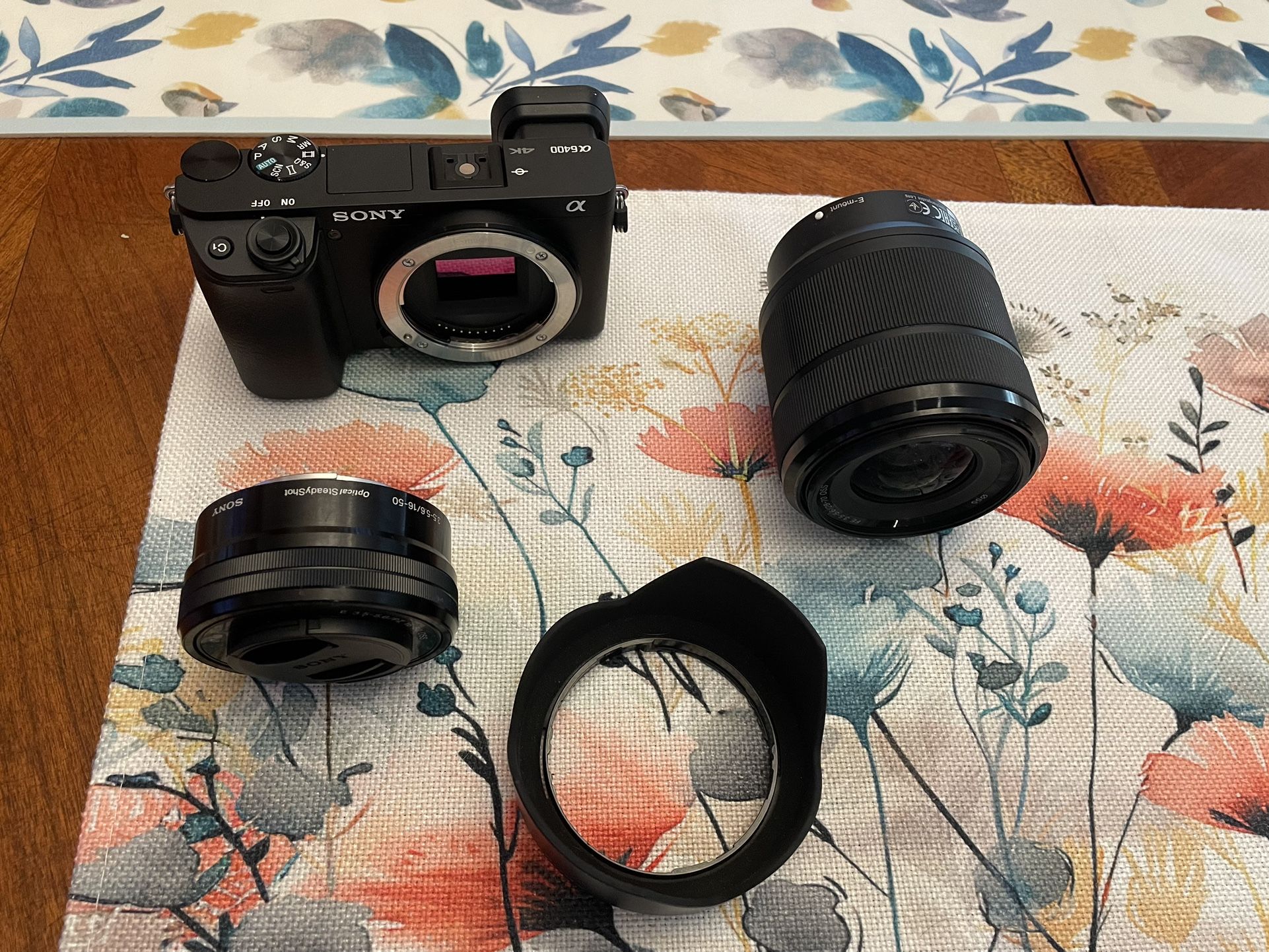 Sony A6400 4k W/ Extra Lens 