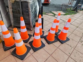 Traffic Cones 28''