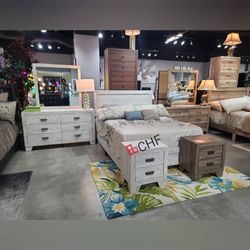 Beautiful 4 Piece King Size Bedroom Set ( Included king size bed frame ,dresser ,mirror ,nightstand )