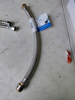 Sharkbite 3/4x3/4 fip 18" water heater hose