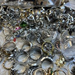 Costume Rings! Over 1000 Rings For Sale!