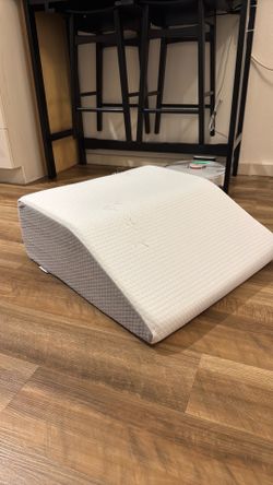 Wedge / Elevation pillow