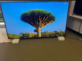 75 TV LG light scratch in screen smart 4K HGTV, as is no Warranty