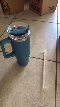 Tumbler with straw