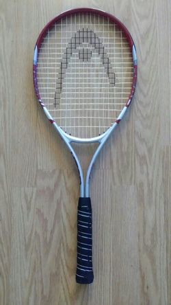 Head medalist racket. ..great condition!