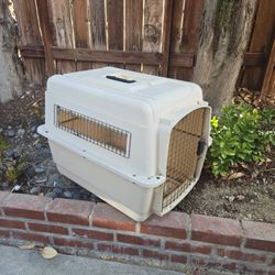 Cat/dog Kennel ( Petmate) Medium Size
