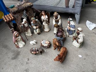 Kirkland Signature Table Top 13 Piece Christmas Nativity Set, Stone, Normal ( read description)