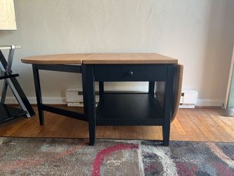 Drop leaf table