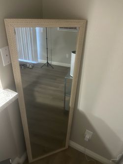 Threshold leaner mirror