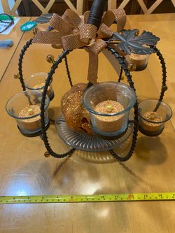 Metal Votive Candle Holder Centerpiece w/Leaf Accents pick up in Coral Springs 33071