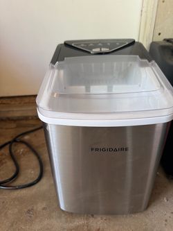 Ice maker