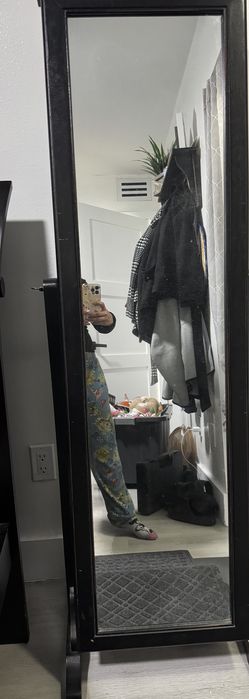 Jelwery mirror