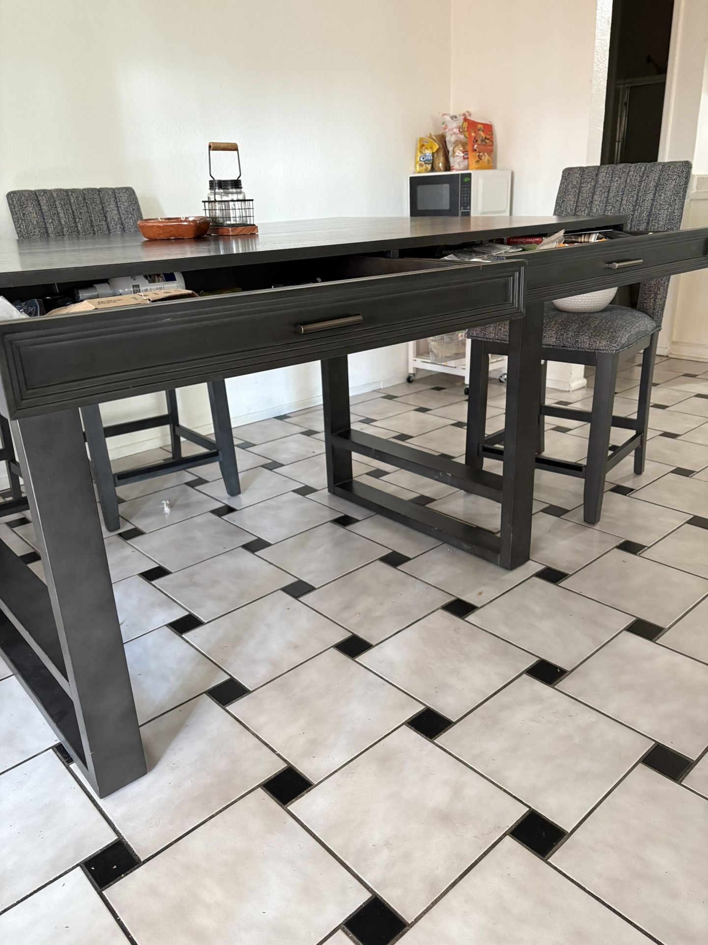 Dinning Table With 4 Storage Drawers And Chairs